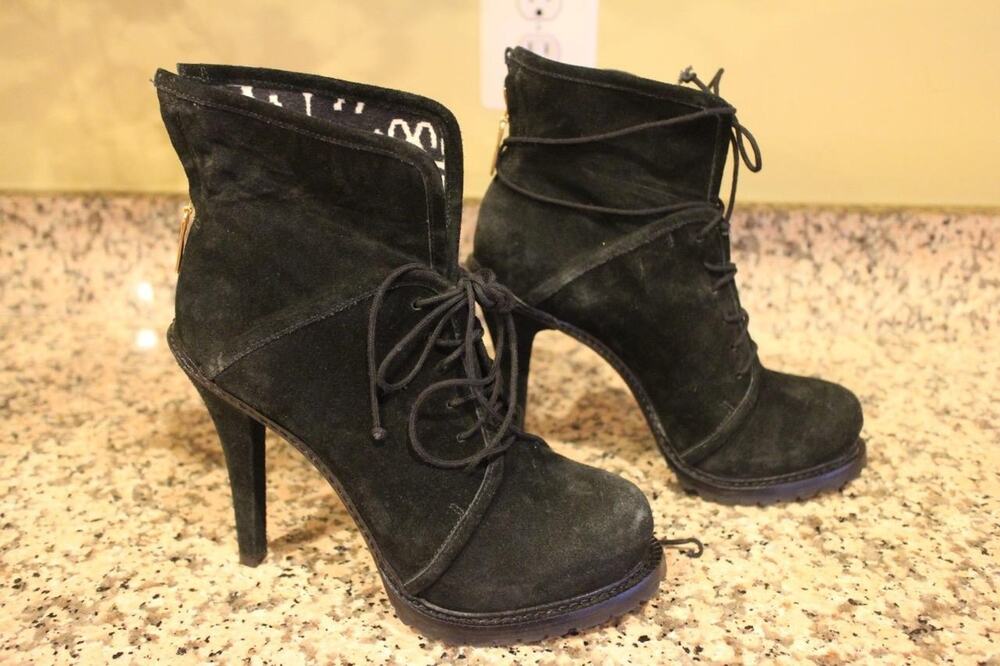 ELIZABETH & JAMES LACE UP SUEDE BLACK BOOTS SIZE 9 (BOT1400